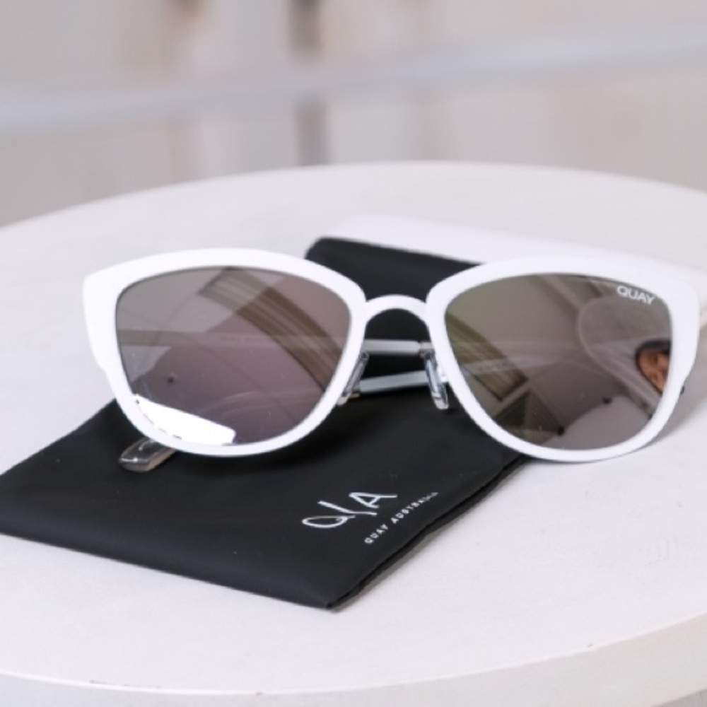 Quay Australia White Lilac Super Girl - Picture 4 of 4
