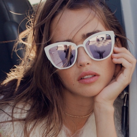 Quay Australia White Lilac Super Girl - Picture 2 of 4