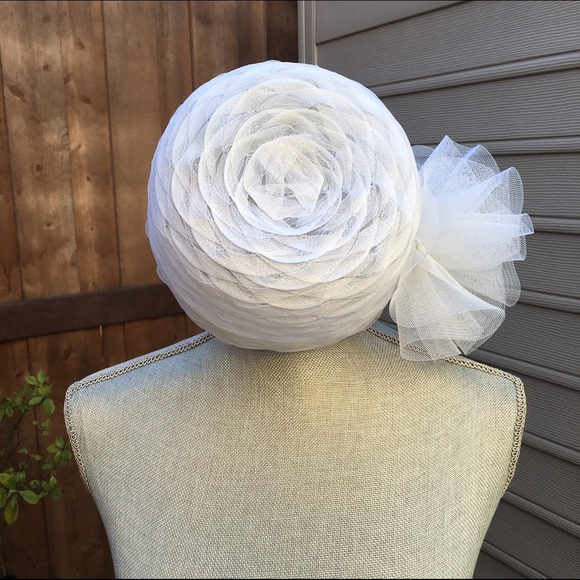 Vintage Accessories - ⚜️Beautiful VINTAGE Jackie O Style White Tulle Hat