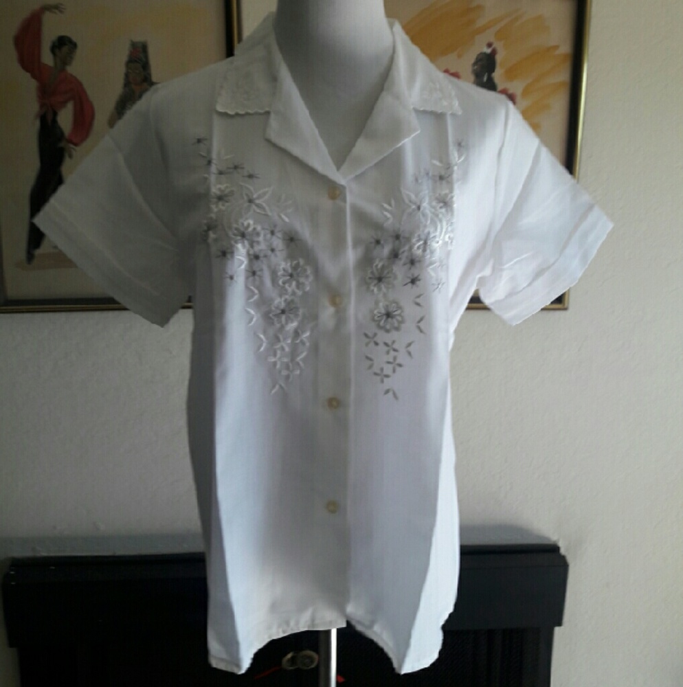 Vintage Embroidered Short Sleeve Blouse 1980s