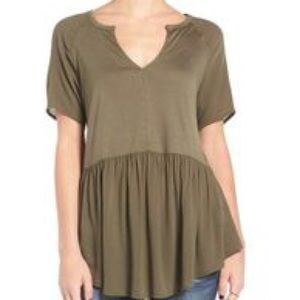 🐣SALE NWT Hiatus Short Sleeve Green Top
