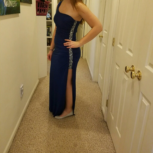 Prom Dress - Picture 2 of 3
