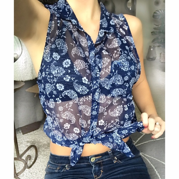 Abercrombie & Fitch Tops - Abercrombie & Fitch chiffon paisley tank. Size S