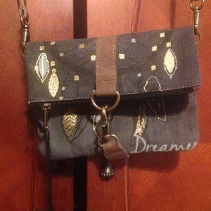 Purse with straps that can be removed multi pocket