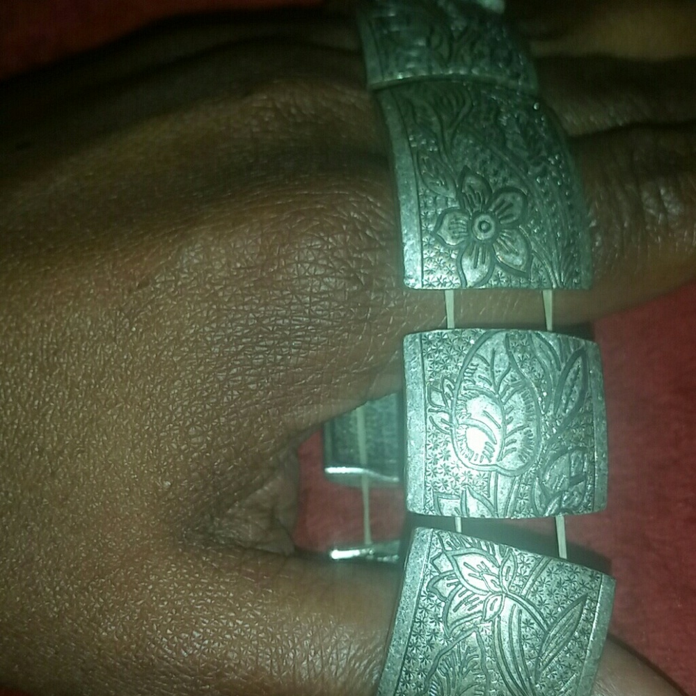 Bracelet - Picture 2 of 4