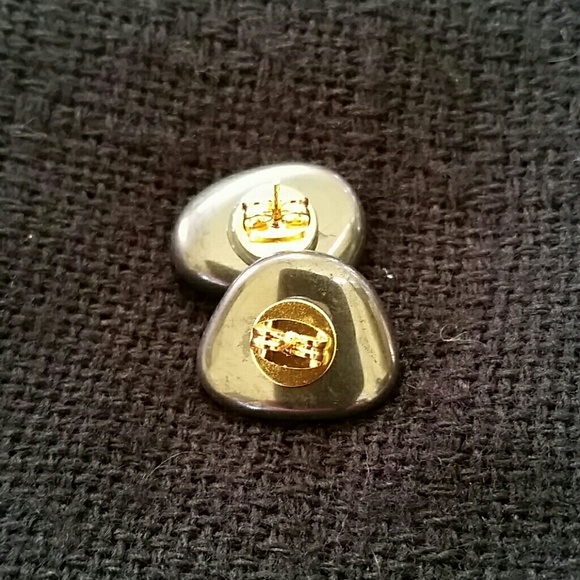 🆕 Natural Hematite Silver / Black Stud Earrings - Picture 2 of 3