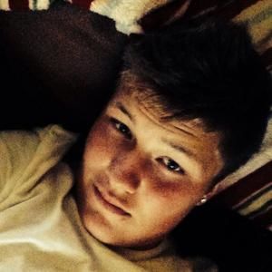 Meet your Posher, Levi