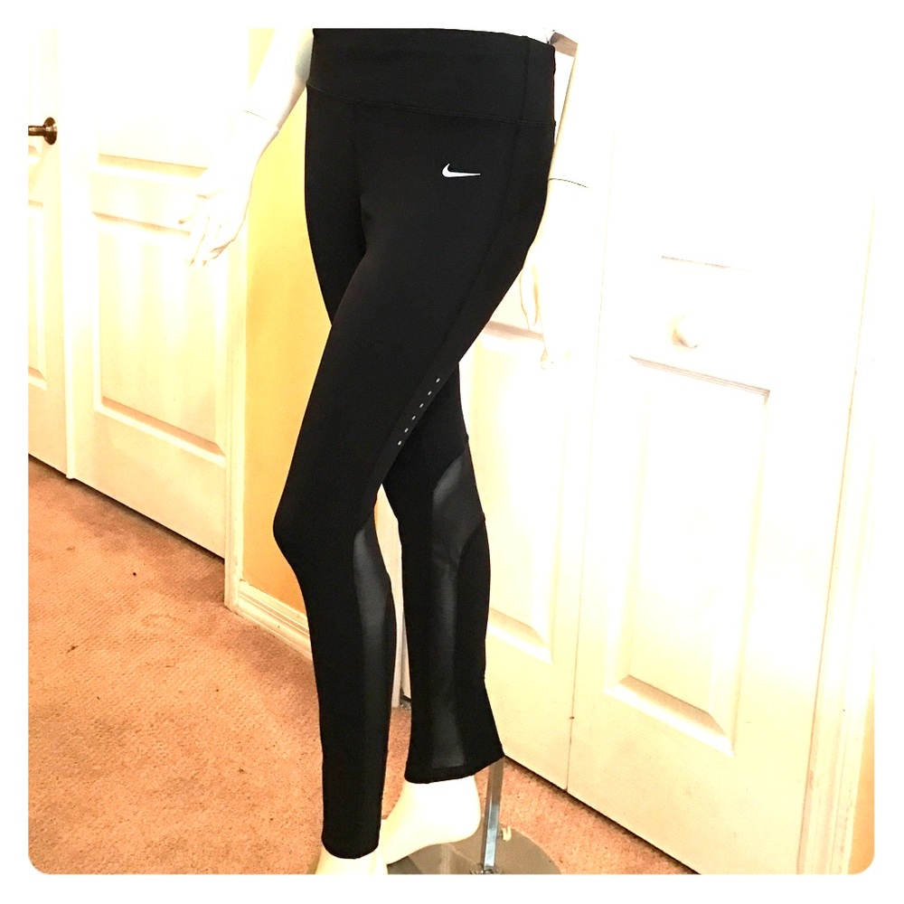 Nike Epic Lux Tight Fit