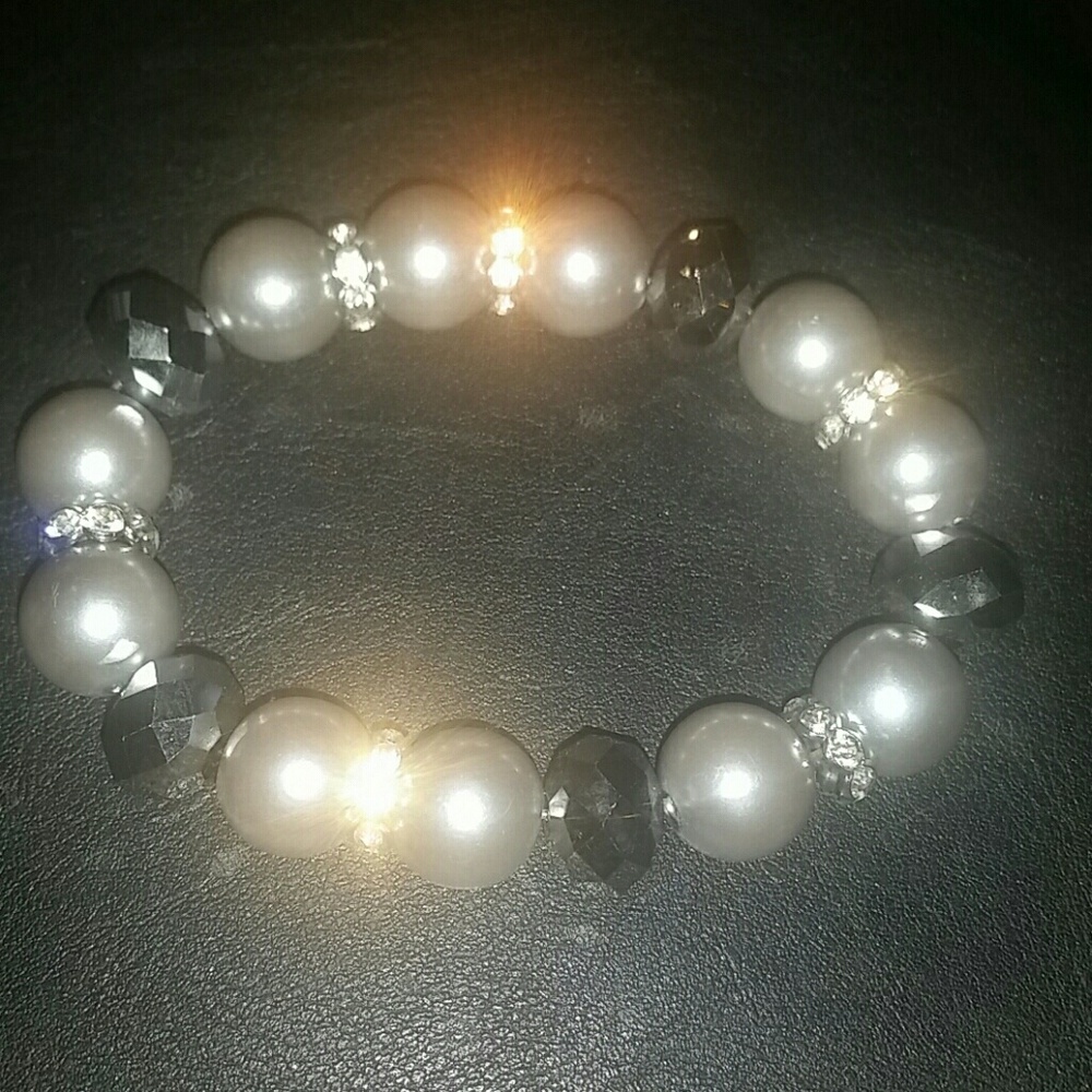 Silver/metallic color bracelet