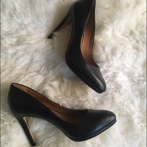 Black Leather Pump Banana Republic