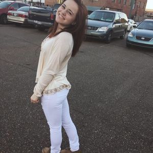 Meet your Posher, Alyssa juliet