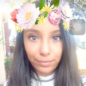 Meet your Posher, Cassandra