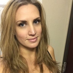 Meet your Posher, Cassandra