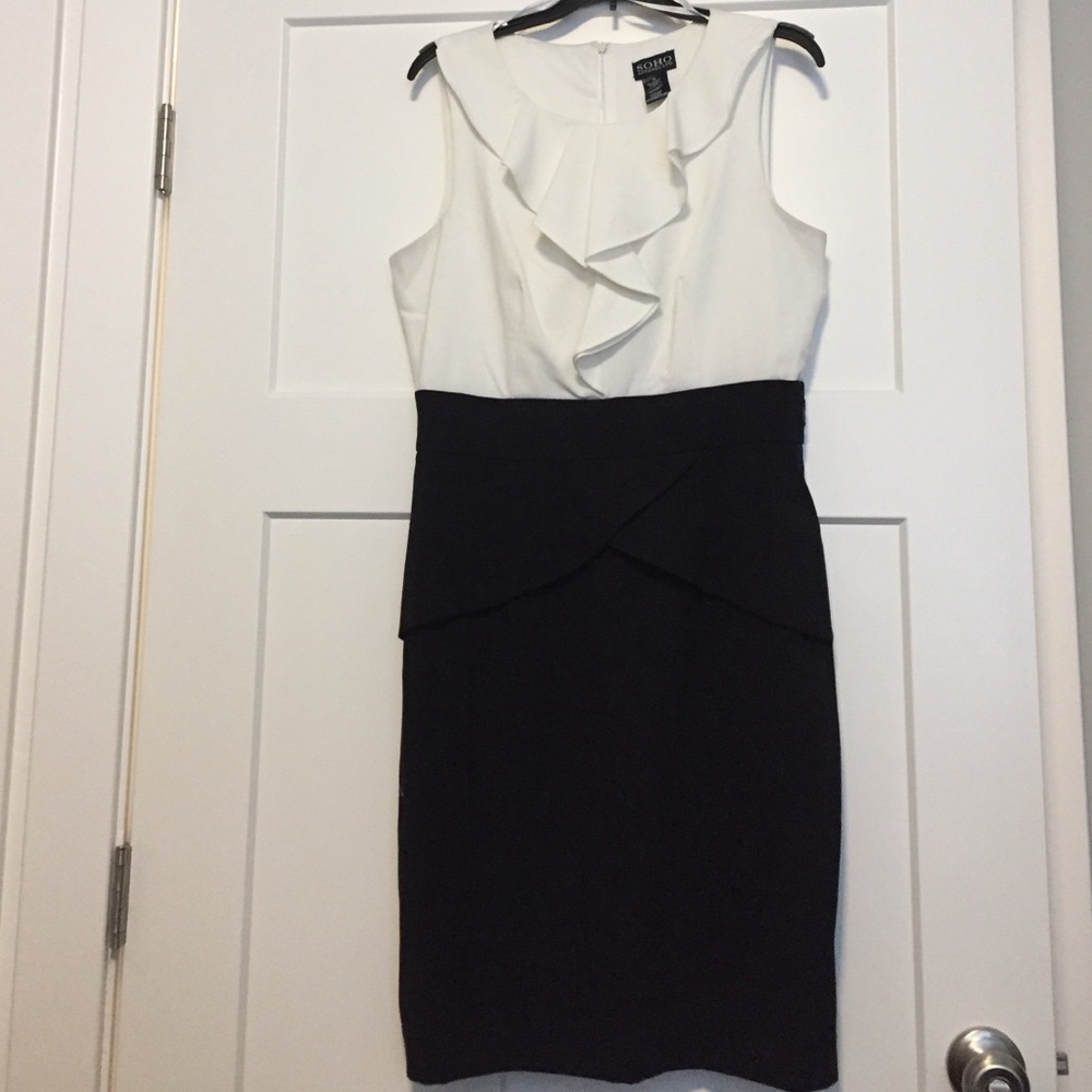 SALE 🎉 Black & White Dress