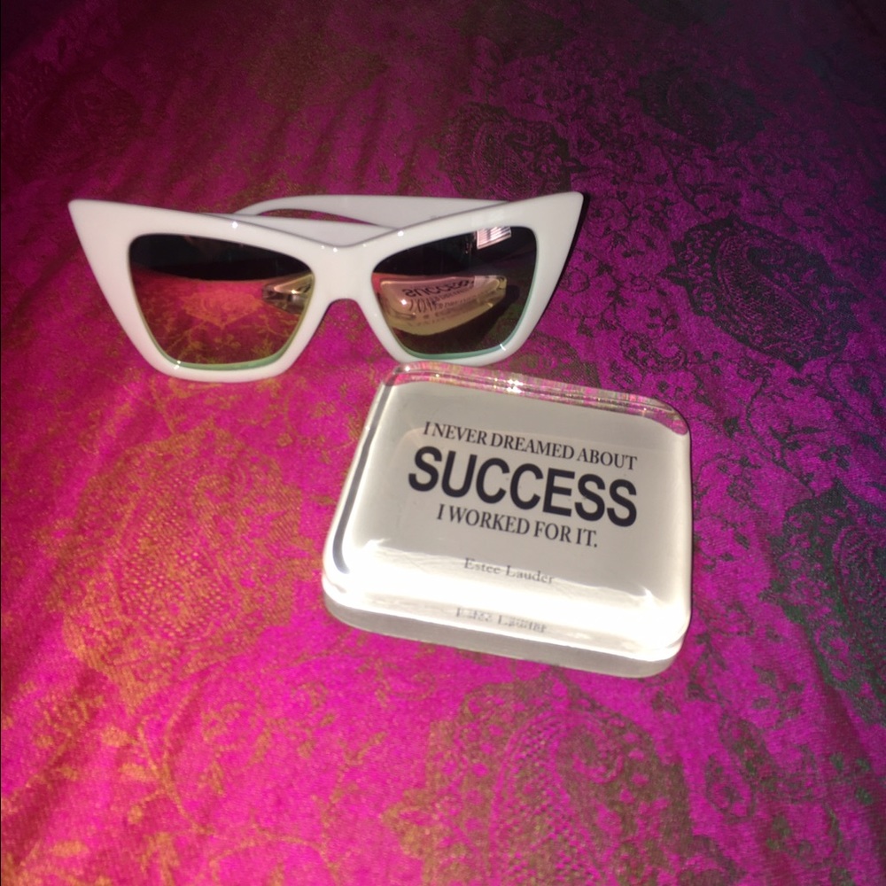 VESPER by Shay Mitchell Quay Sunglasses NWOT