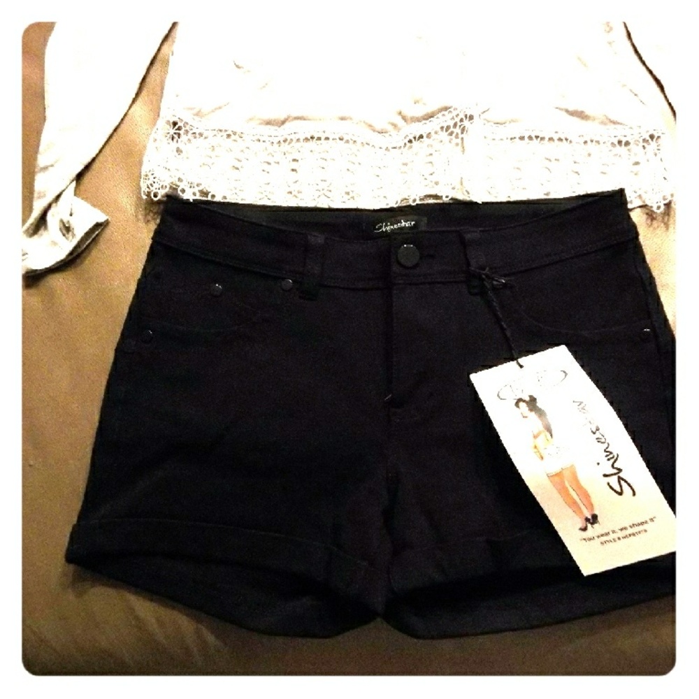 Butt lifting black shorts