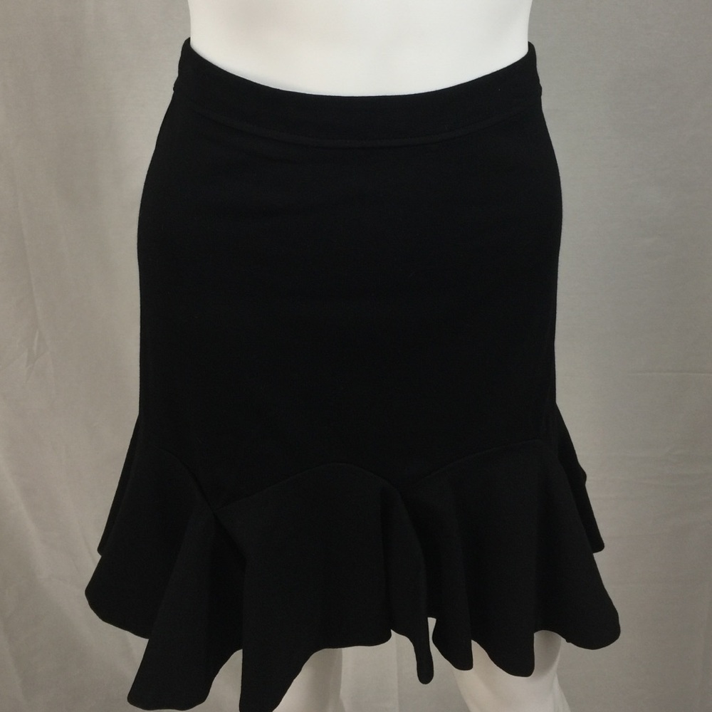 Vince Camuto Black Skirt sz 10