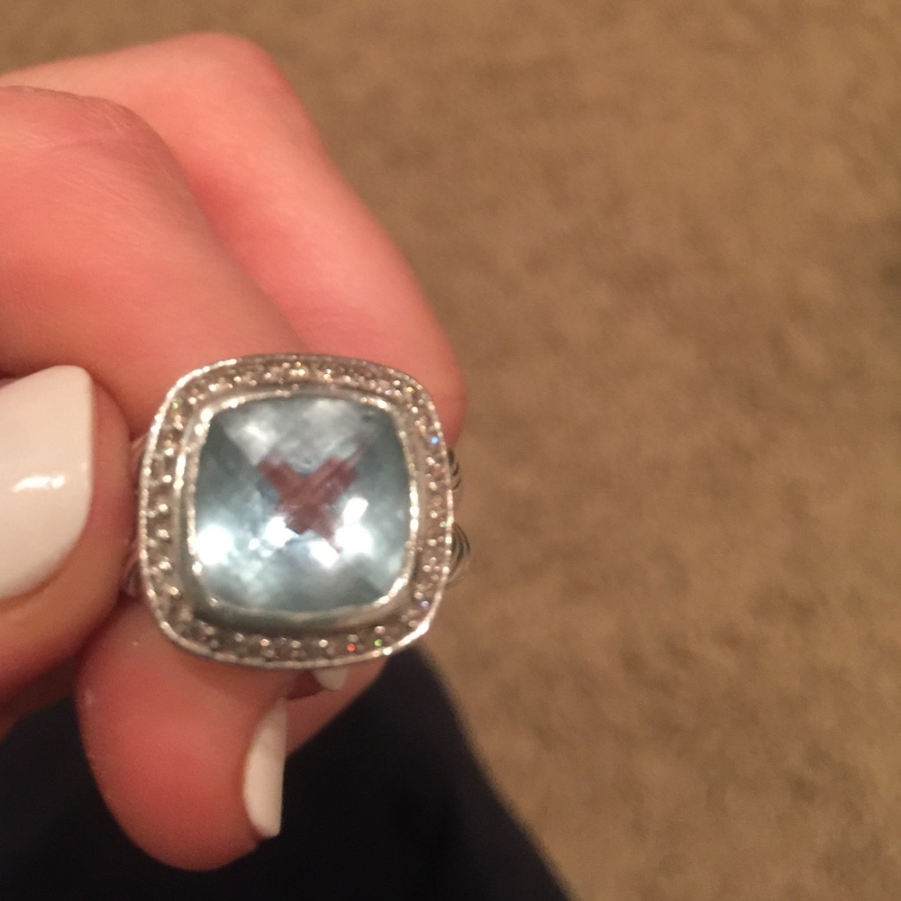 Authentic david yurman ring, size 7 with diamonds