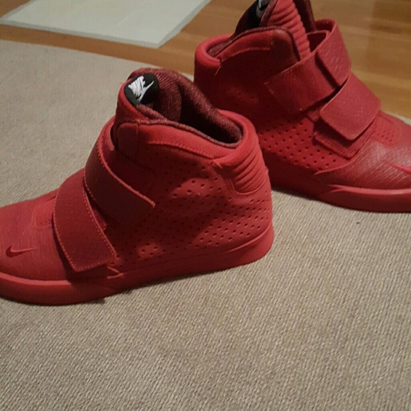 Red nike - Picture 4 of 4