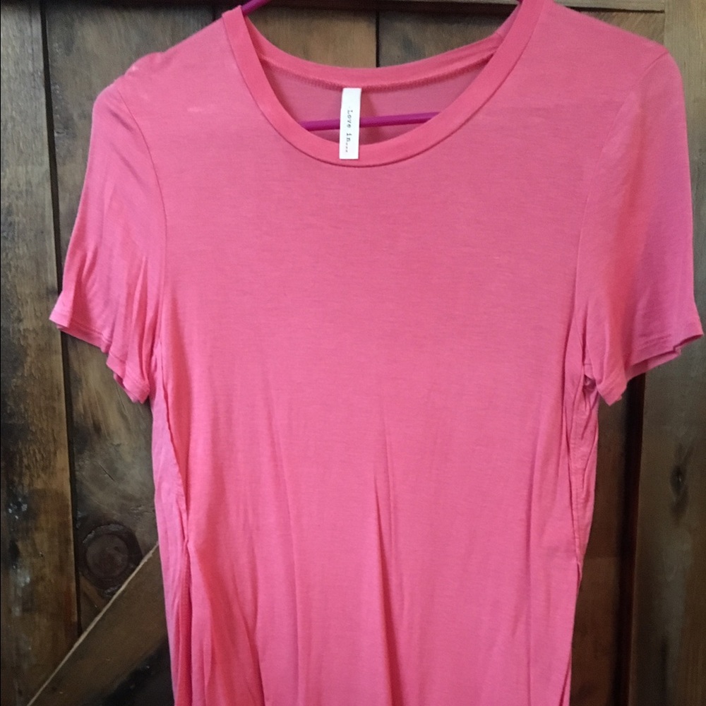 Love in... split sides coral top