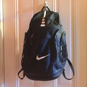 Nike elite sports bag