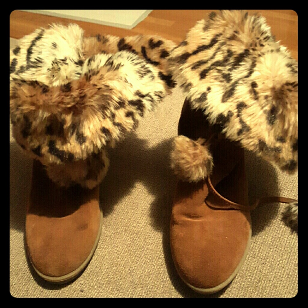 Collins Stuart  boots with Leopard fur
