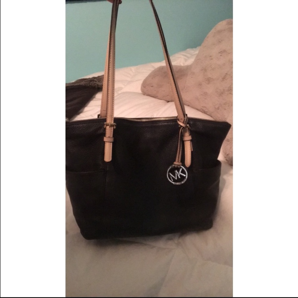 **SOLD**Michael Kors purse