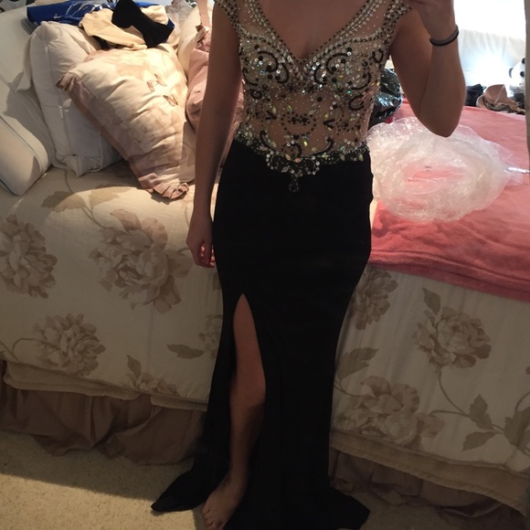 Sequin gown - Picture 3 of 5