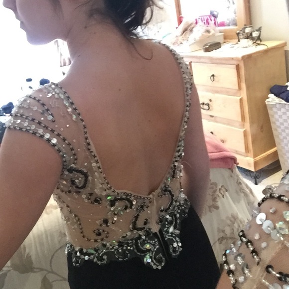 Sequin gown - Picture 4 of 5