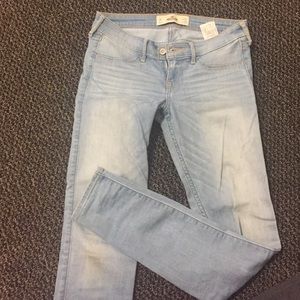 Lightwash hollister skinny jeggings