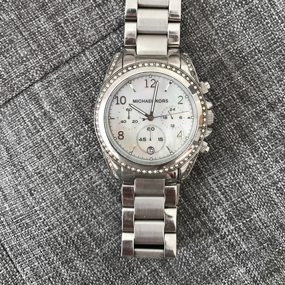 Moving must go! Michael Kors Mother of Pearl watch