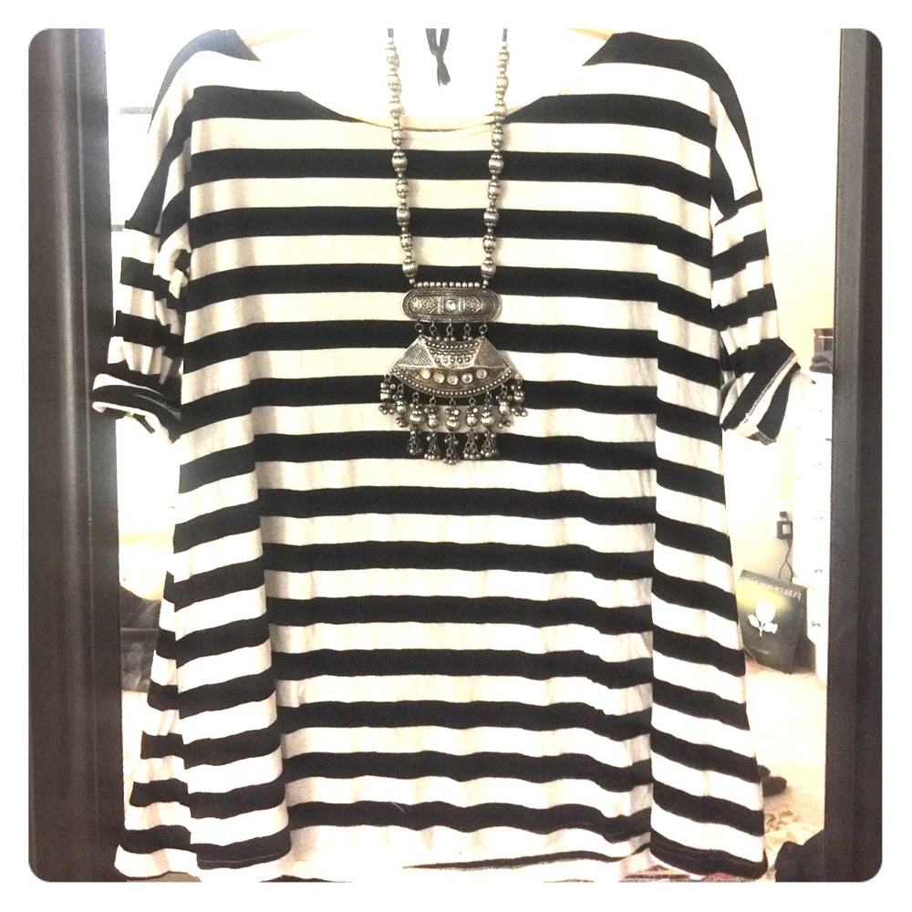 Striped flowy top urban
