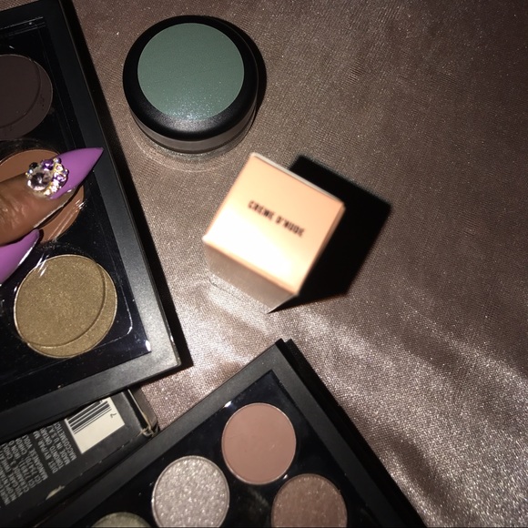 All Mac ✨ 2palettes ,1 lipstick, 1 lipgloss, etc - Picture 2 of 4