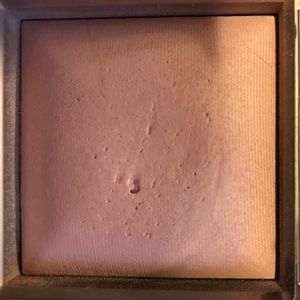 Hourglass ambient lighting powder