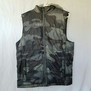 Mens camo vest