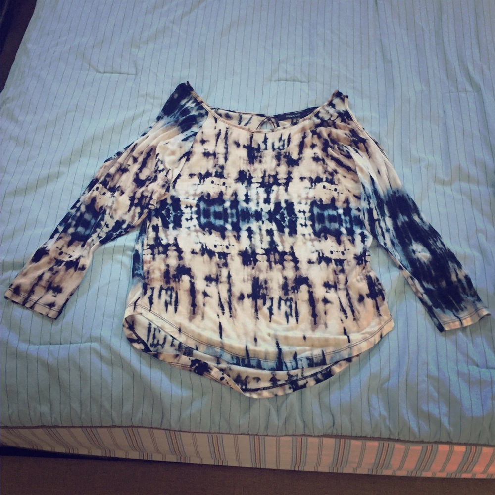 Cold shoulder 3/4 sleeve top
