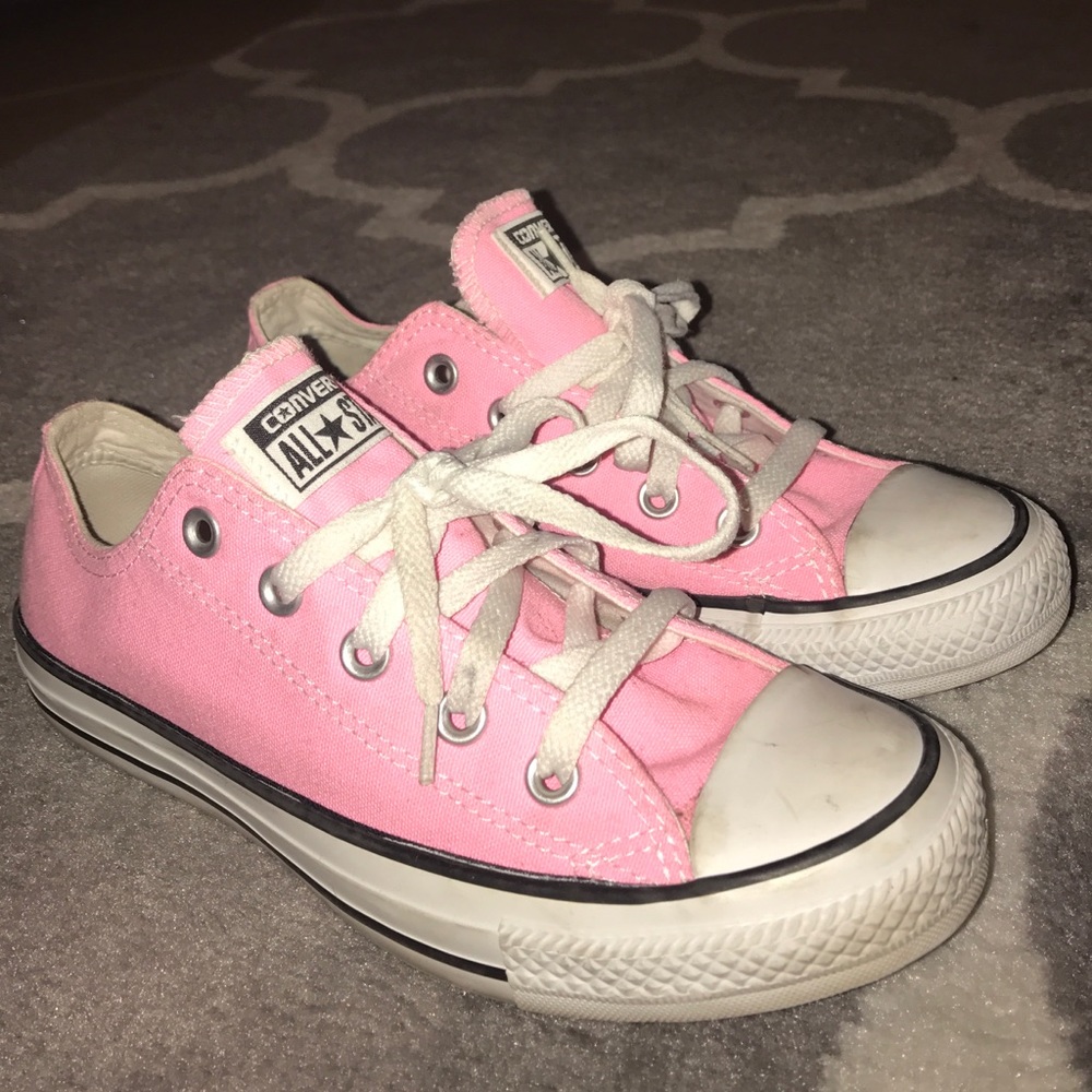 Converse! Size 6 in women's
