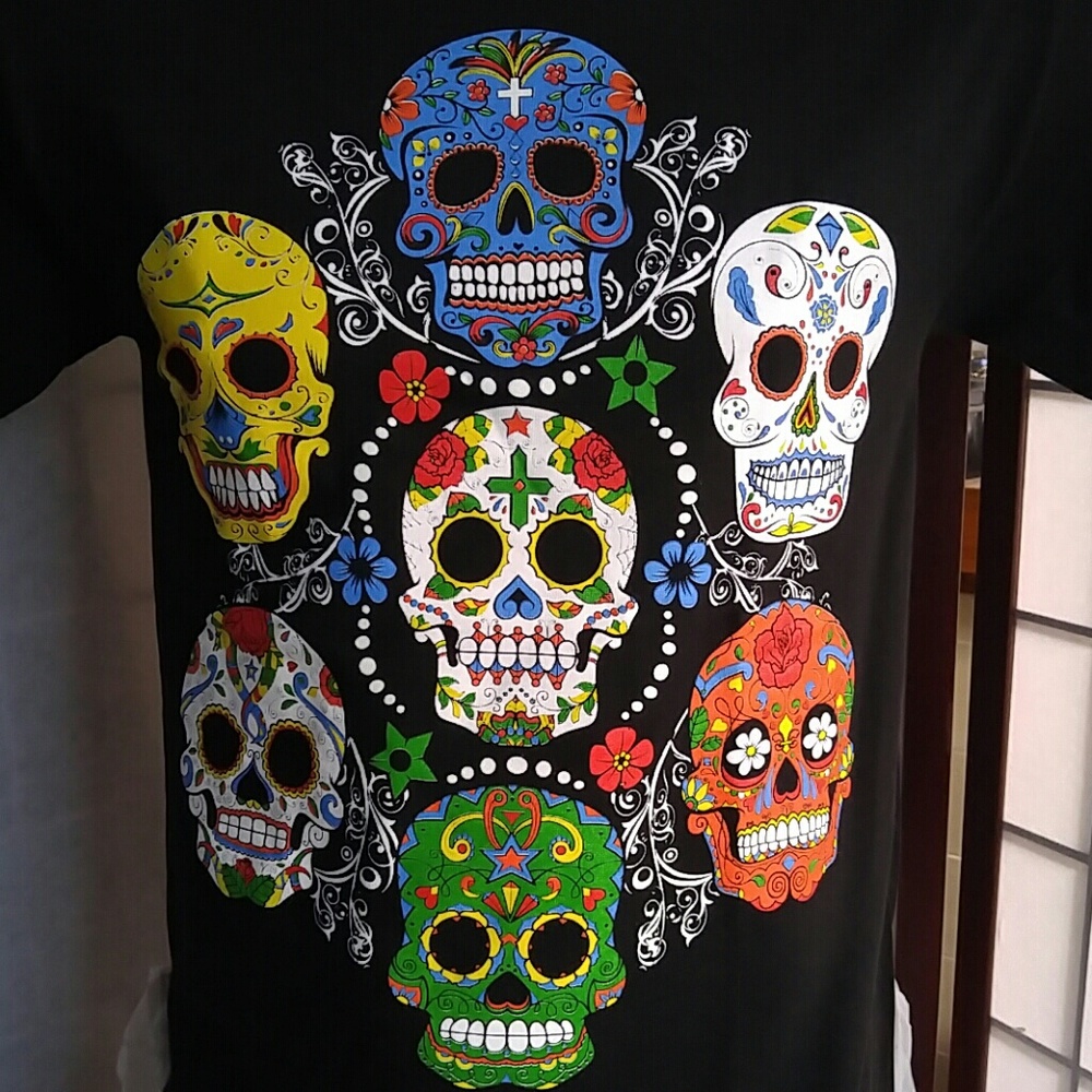 Tee Shirt - Picture 2 of 2