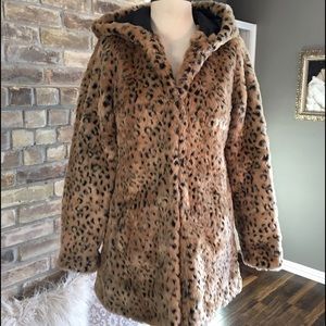 Faux fur leopard jacket
