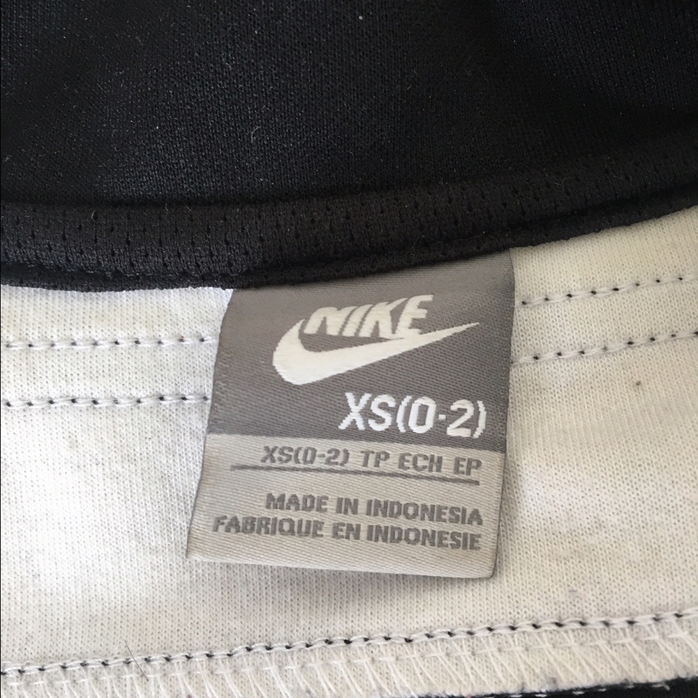 Nike vintage light weight jacket - Picture 4 of 4