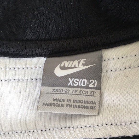 Nike vintage light weight jacket - Picture 4 of 4