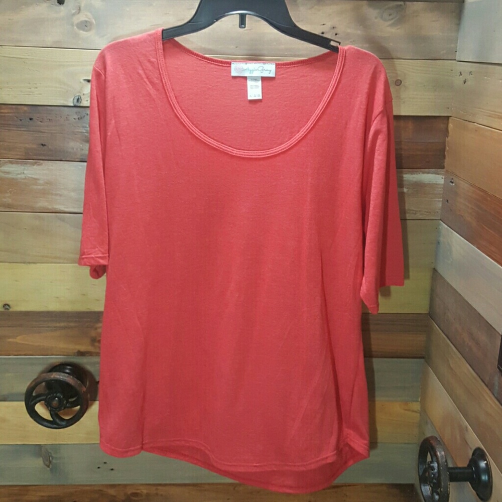 Ladies elbow sleeve top