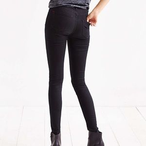 BDG Twig High-Rise ankle Skinny Jean in Black