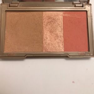 Urban decay flushed pallete- streak