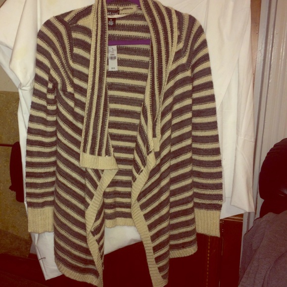 Knitted sweater - Picture 1 of 4