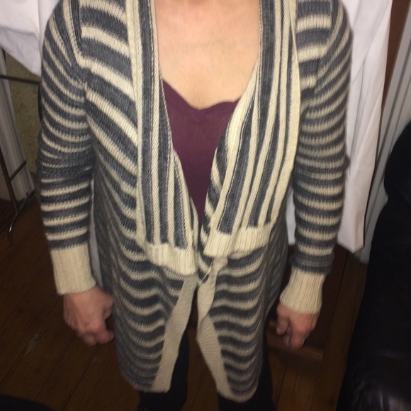 Knitted sweater - Picture 2 of 4