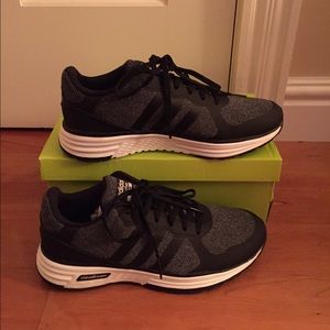 WOMENS ADIDAS RUNNING SNEAKERS 7