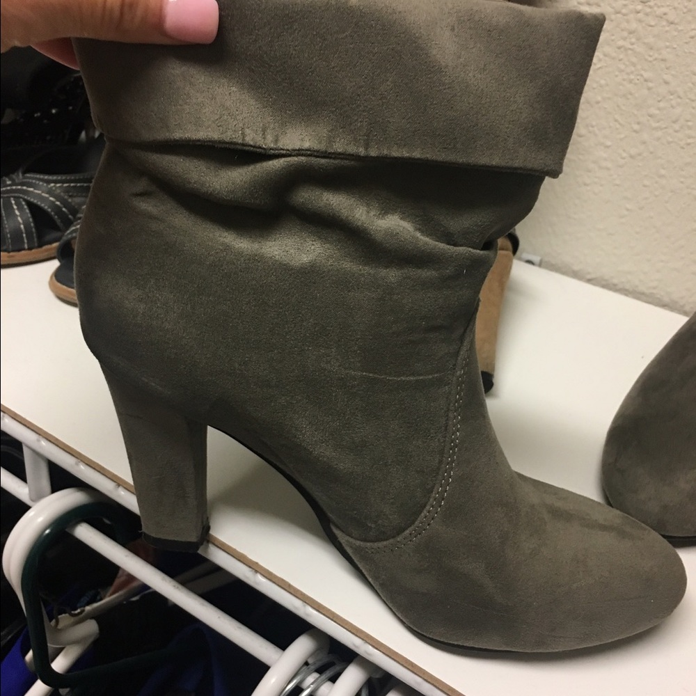 Limited booties - Picture 2 of 2