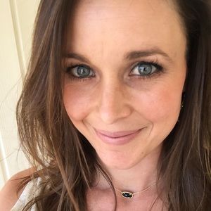 Meet your Posher, Kendra