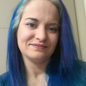 Meet your Posher, Lora